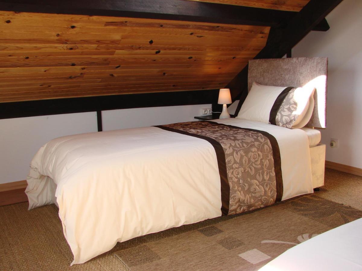 La Blanche Roche Bed and Breakfast Sourdeval Exteriör bild